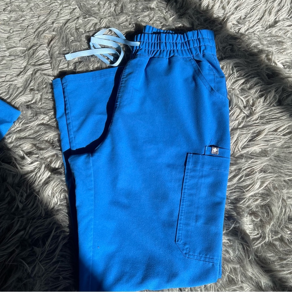 ROYAL BLUE SCRUB PANTS | Figs